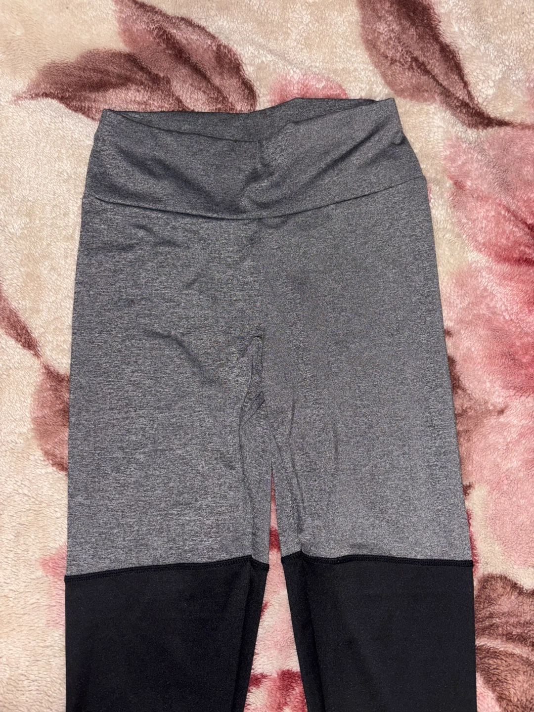 Women's Colorblock Ruched Leggings - photo 2