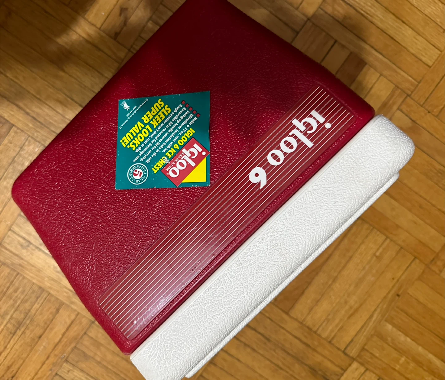 Igloo 6 Cooler - Red