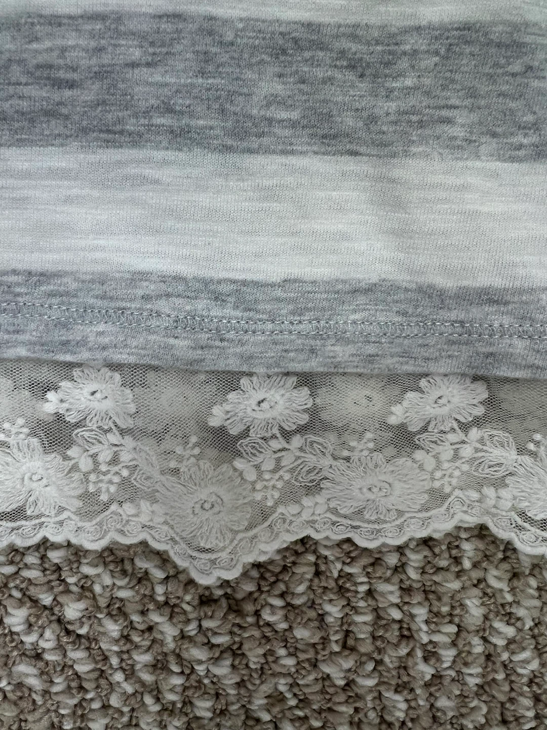 Abercrombie & Fitch Striped Lace Trim Top Sz L - photo 2