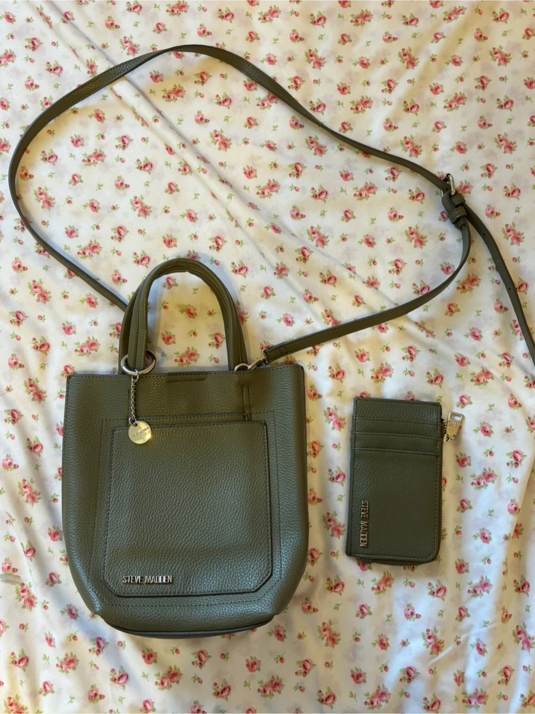 Steve Madden Olive Green Tote Bag with Card Holder