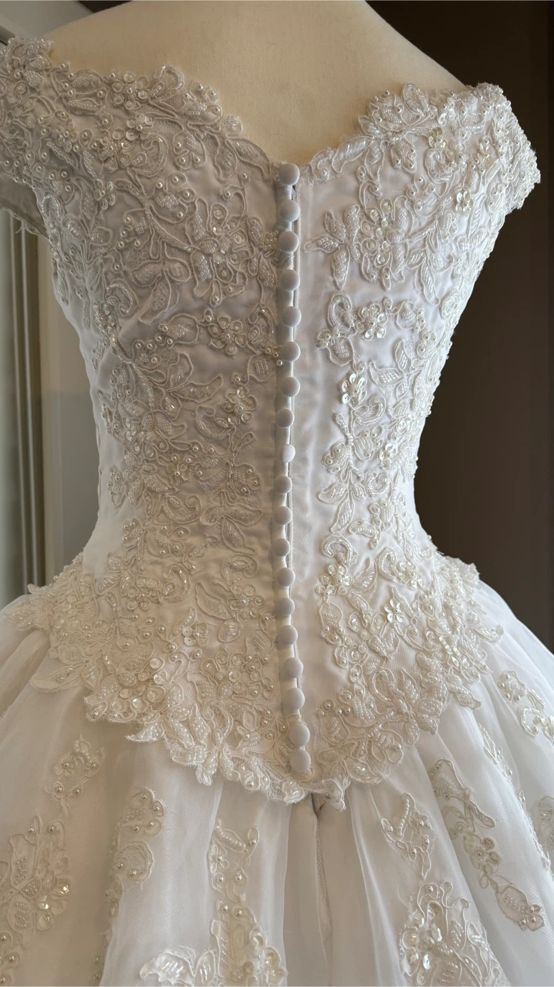 White Wedding Dress with train, veil and tiara - photo 4