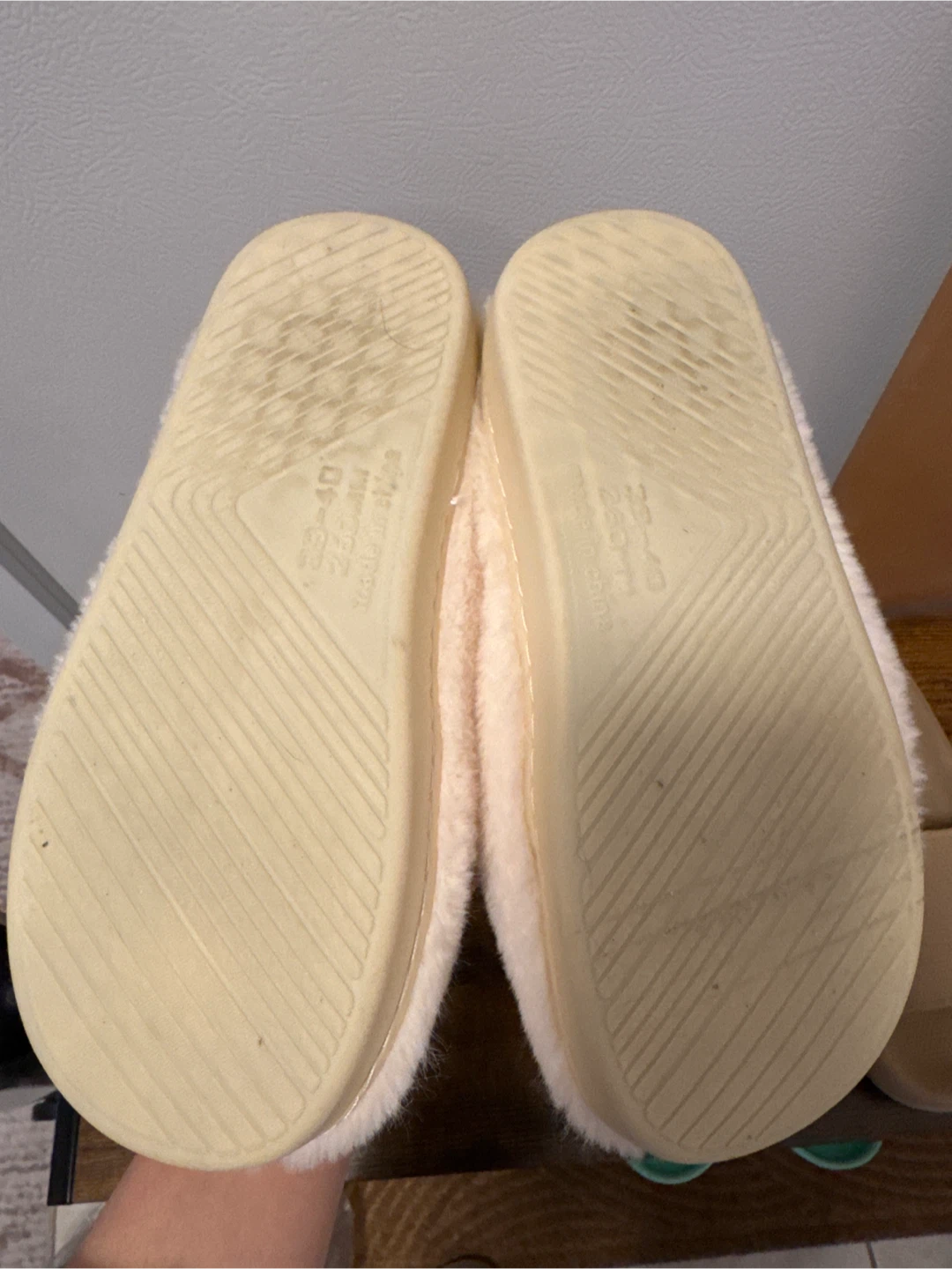Women's Plush Slippers - photo 3