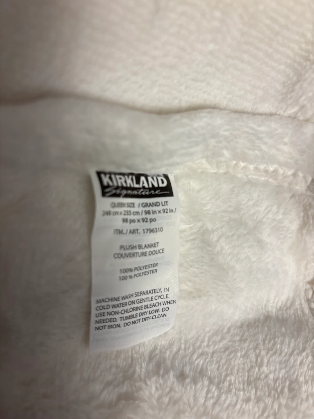 NWOT Kirkland Signature Queen Plush Blanket - photo 2