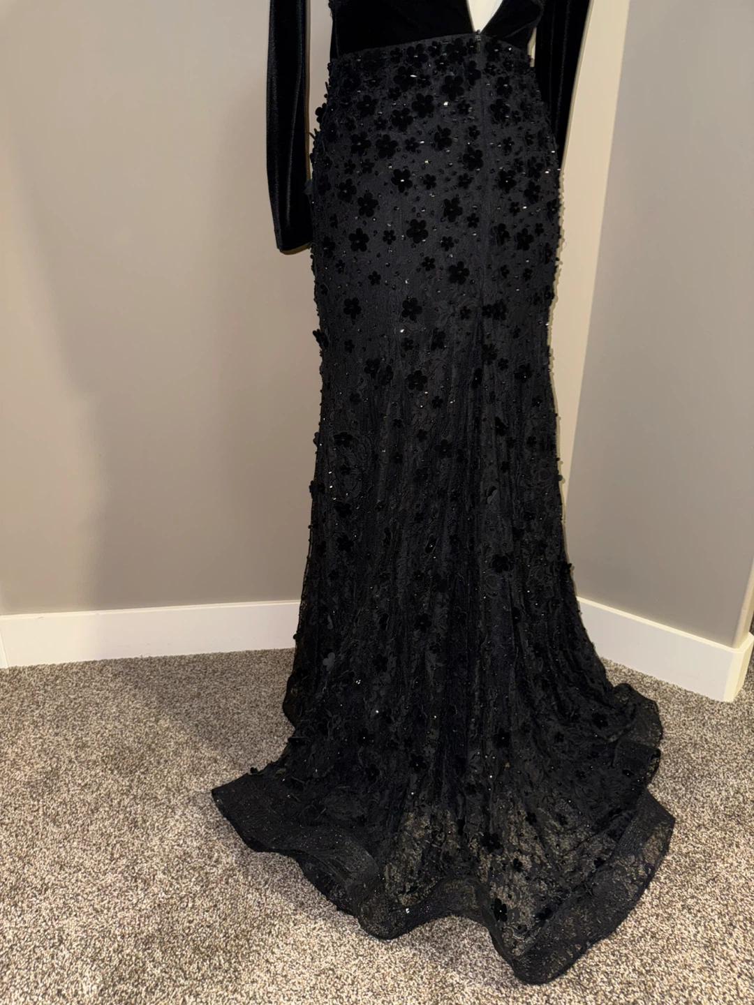 Mac Duggal Black Floral Embellished Evening Gown - photo 5