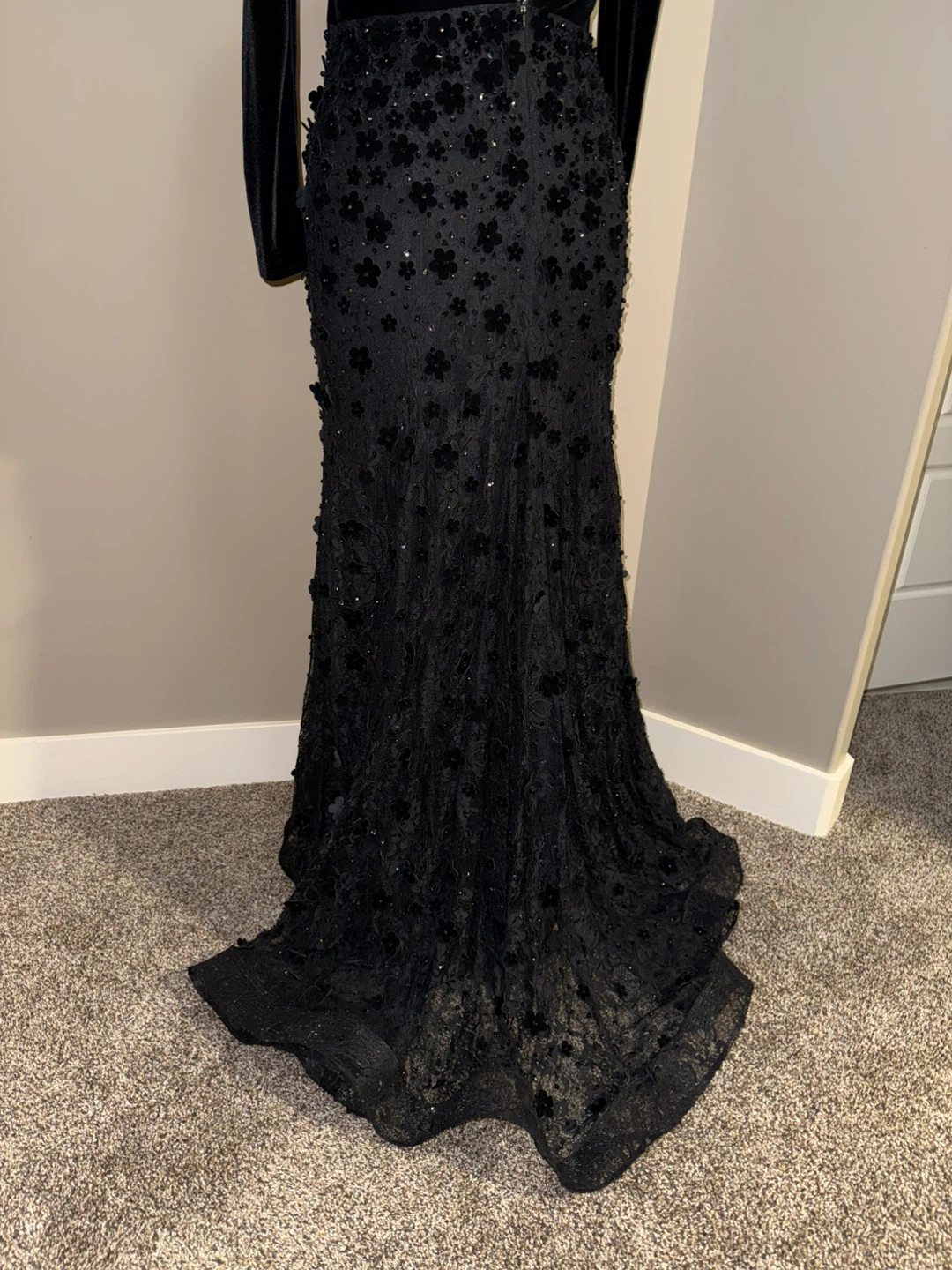 Mac Duggal Black Floral Embellished Evening Gown - photo 4