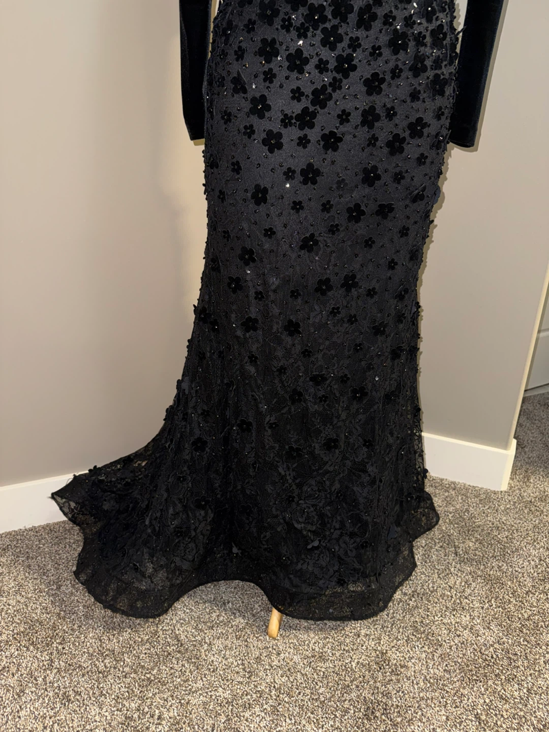 Mac Duggal Black Floral Embellished Evening Gown - photo 3