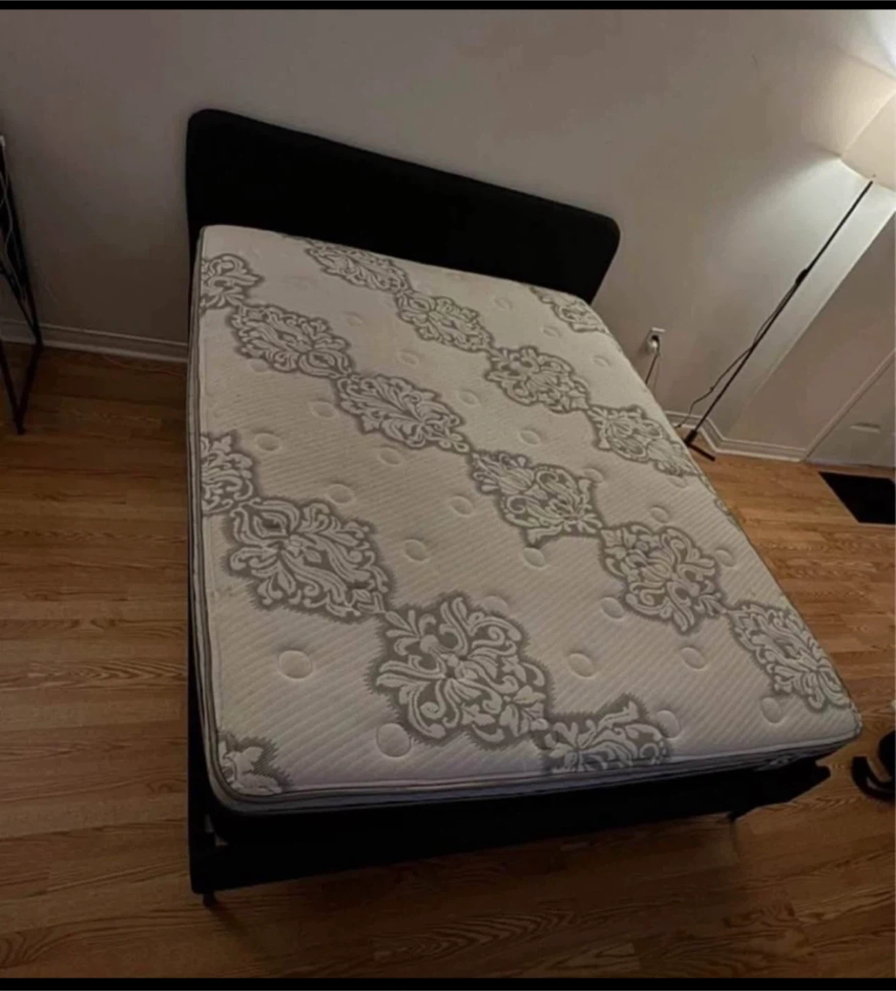 Sealy Mattress - photo 3