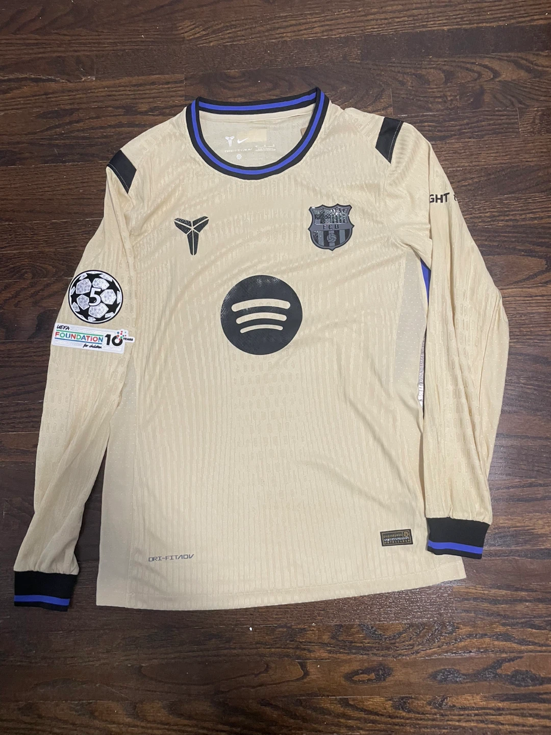 FC Barcelona 25/26 away Player Version Long Sleeve