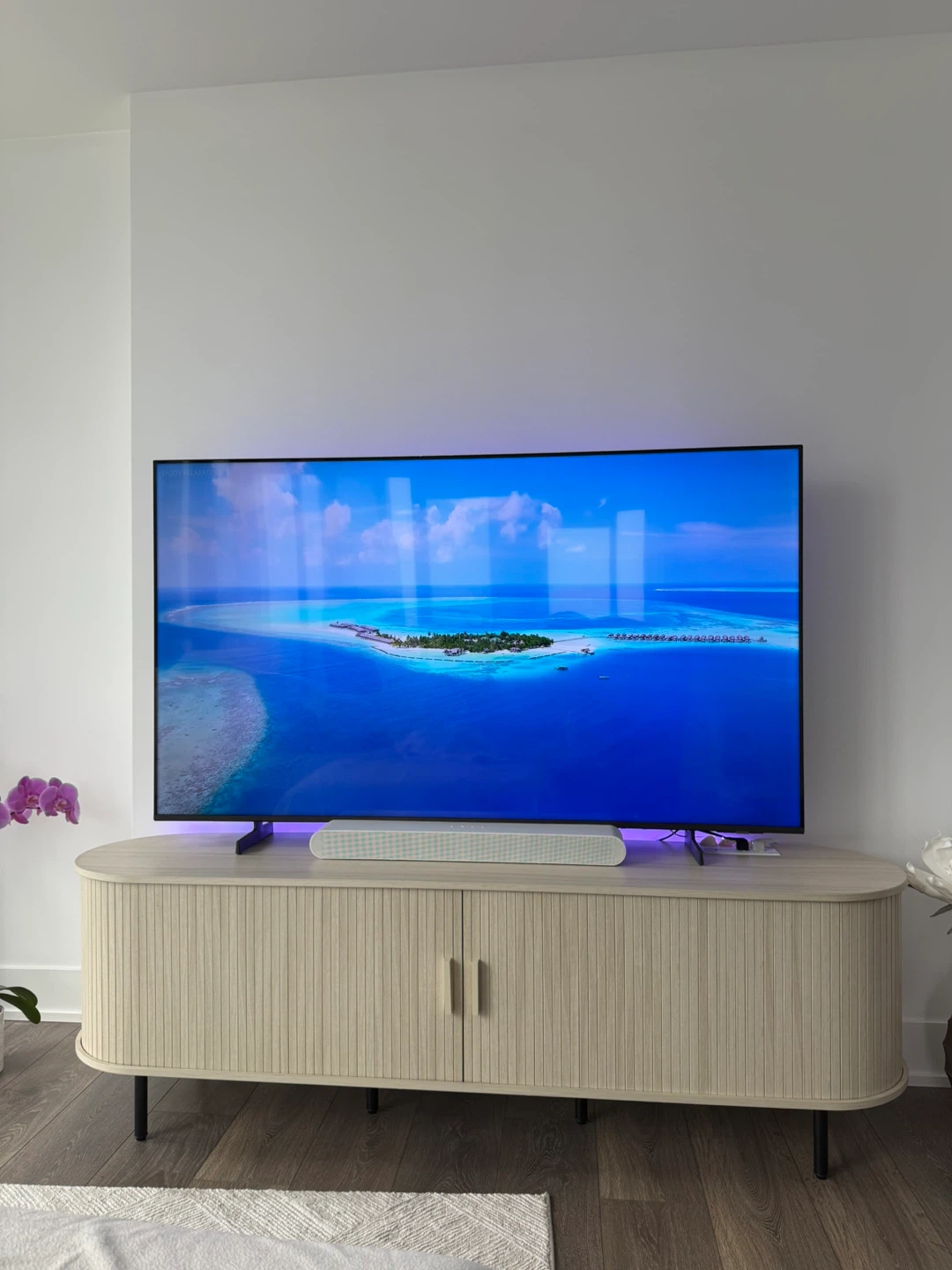 65" Crystal UHD U8000F 4K Smart TV