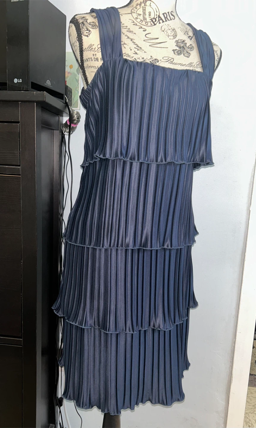 DKNY Navy Pleated Tiered Dress Size 4