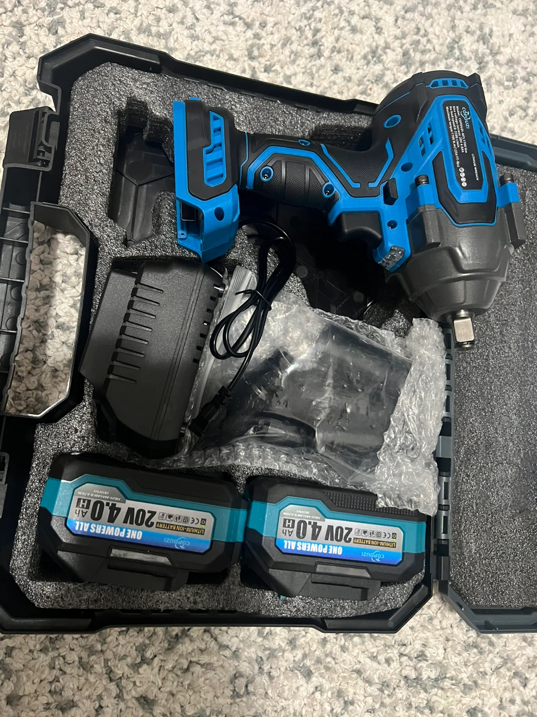 Cordless Impact Wrench Kit