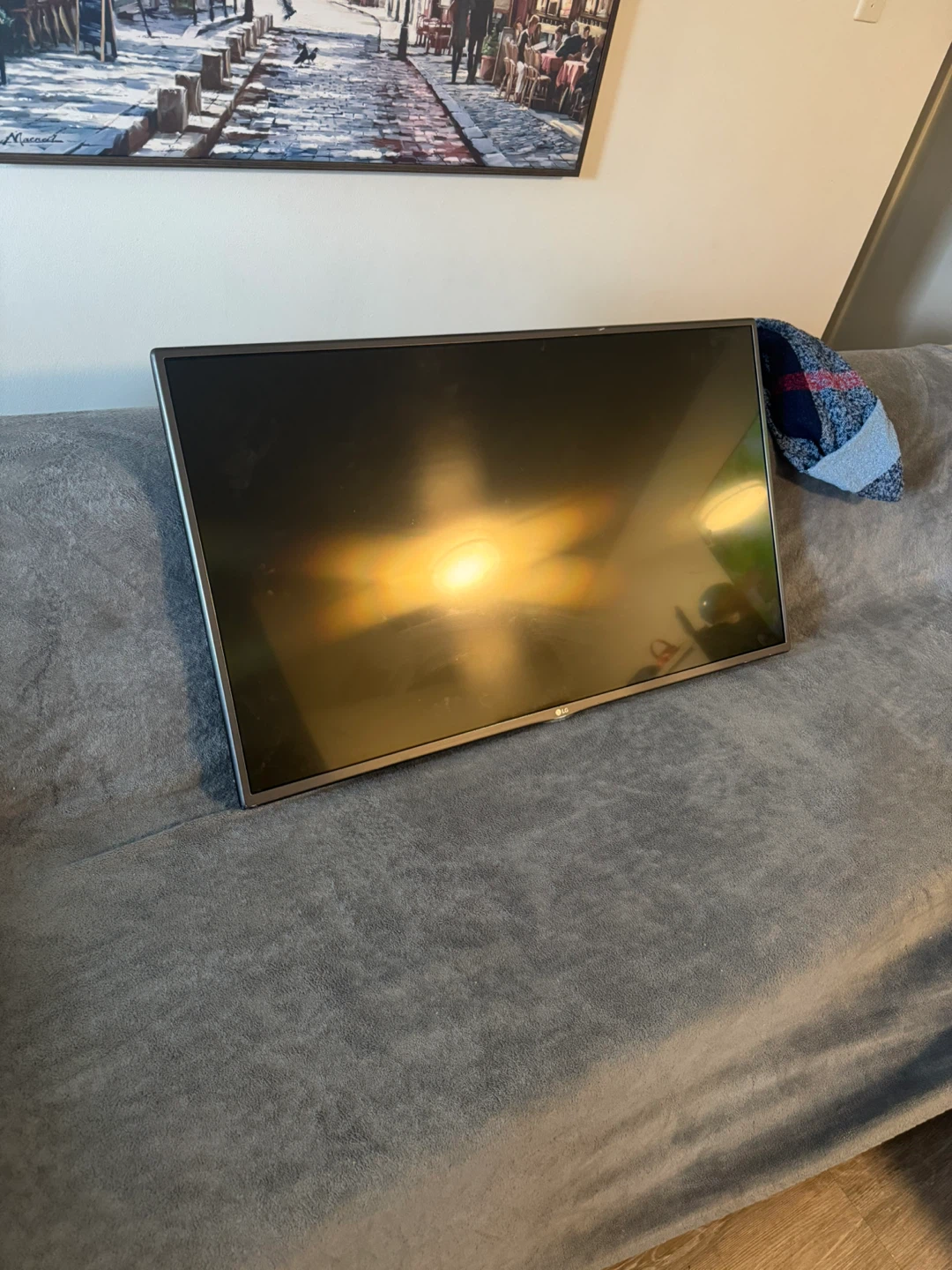 LG Television - photo 2