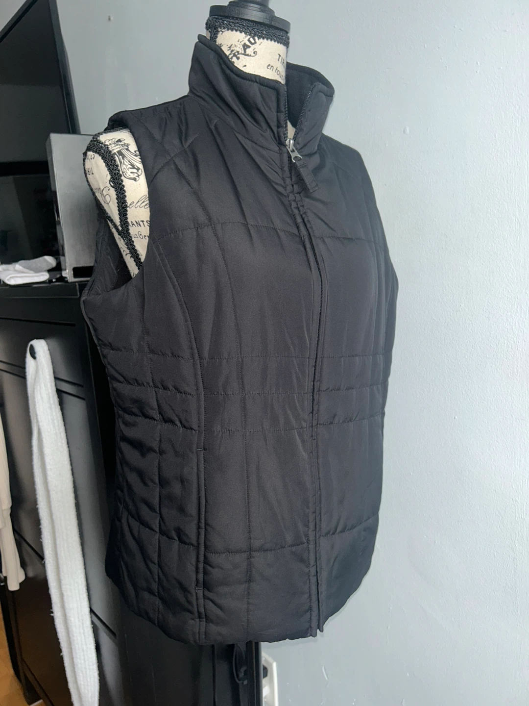 Athletic Works Ladies Puffer Vest Black Size Medium - photo 3