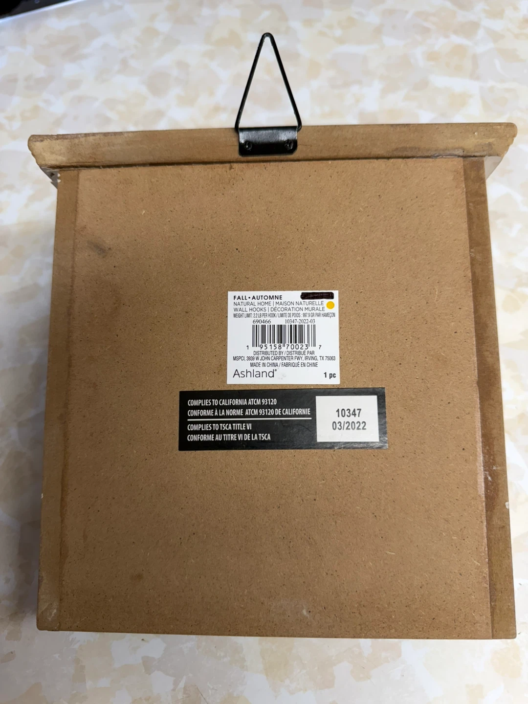 Small solid wood shelf with two large metal hooks - photo 3