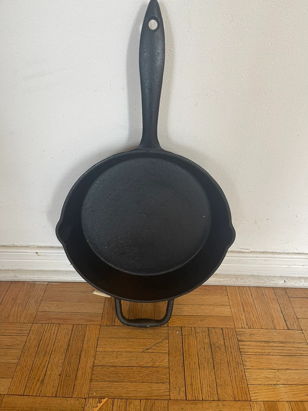 Lacostina Cast Iron Skillet