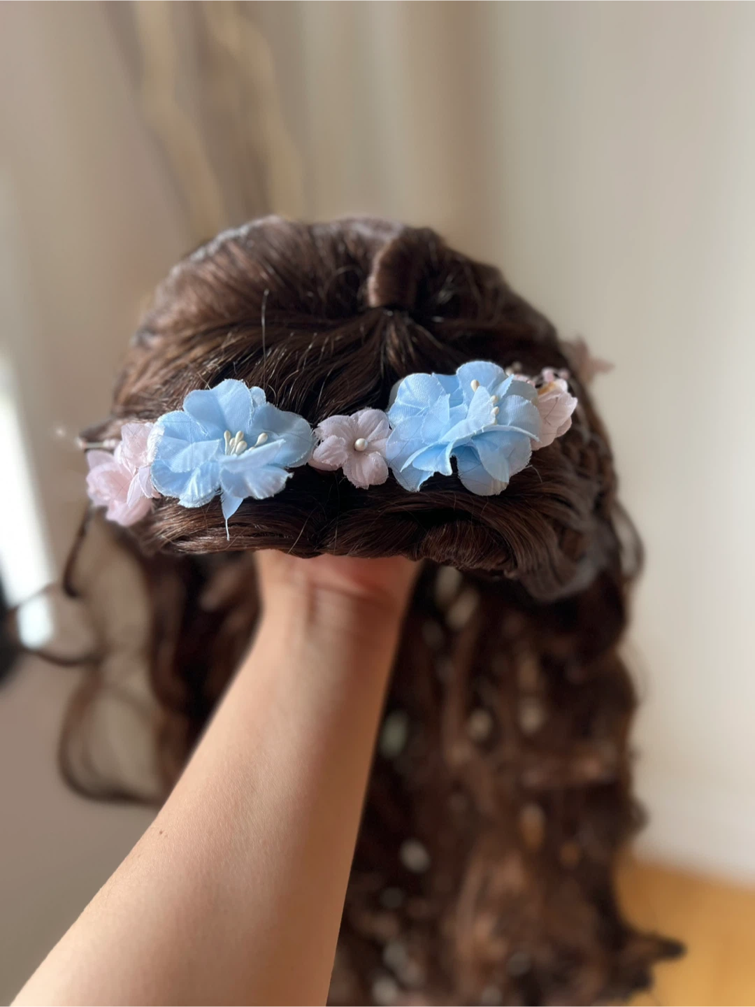 Kids Brown Wavy Wig with Flower Crown - photo 2