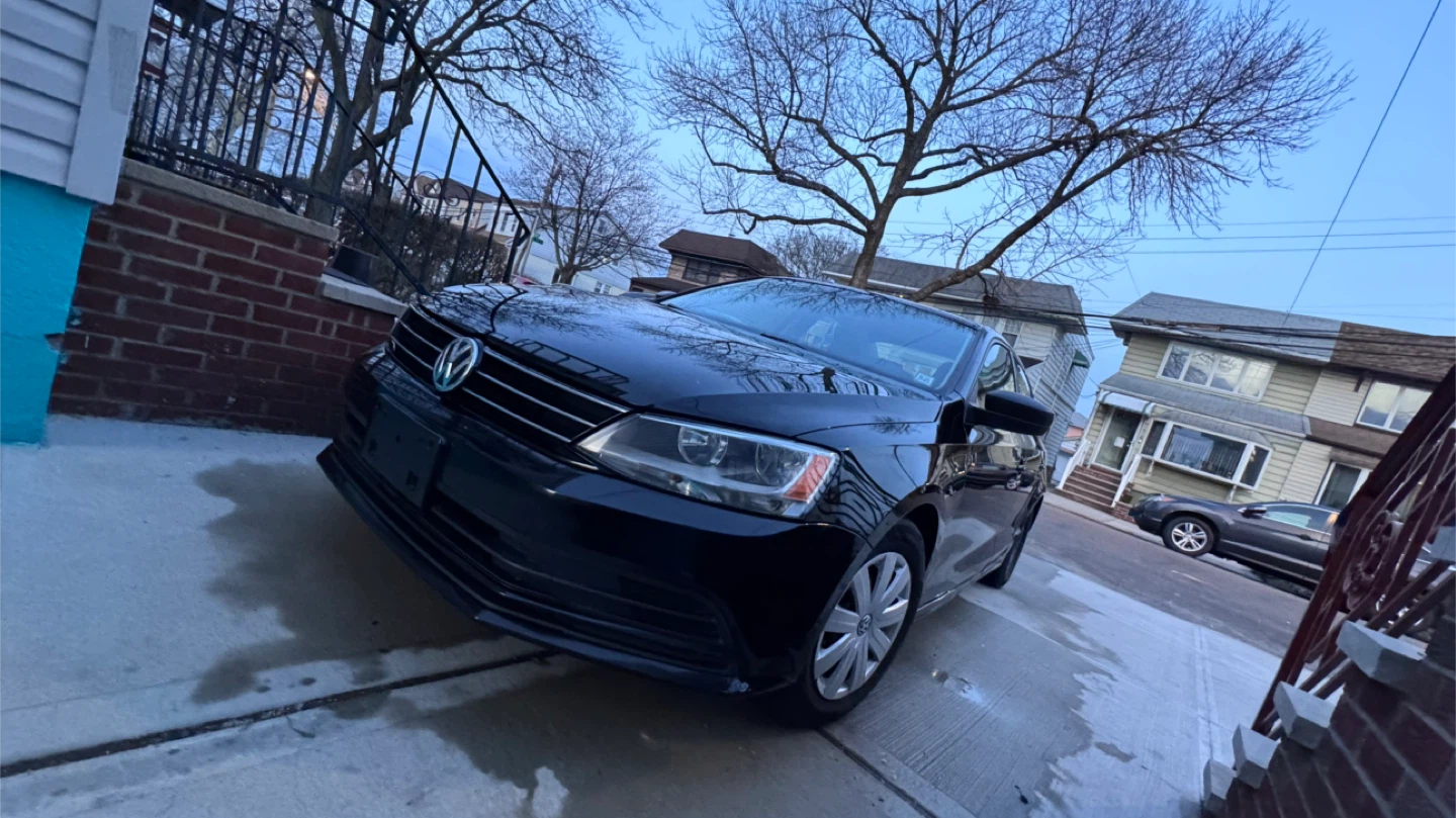 Black Volkswagen Jetta Sedan 2015 - photo 3