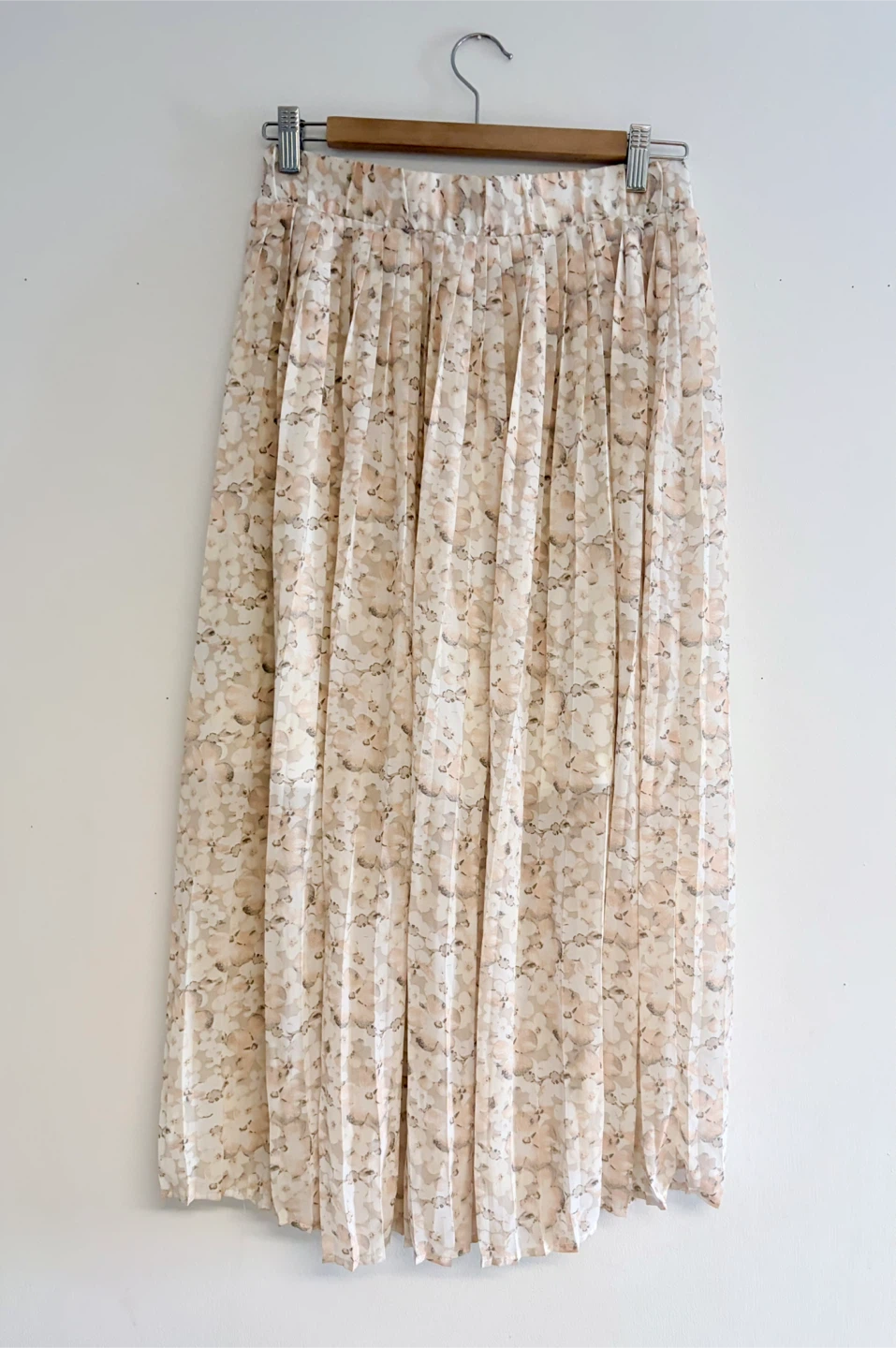 Pleated Floral Maxi Skirt ‼️final sale ‼️ - photo 2