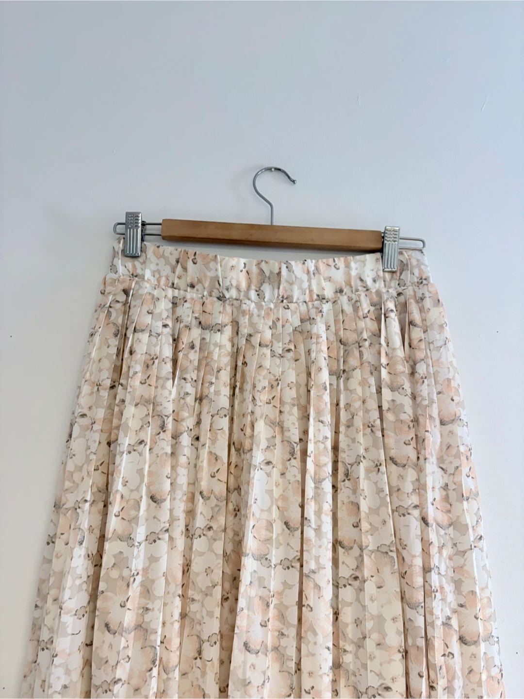 Pleated Floral Maxi Skirt ‼️final sale ‼️