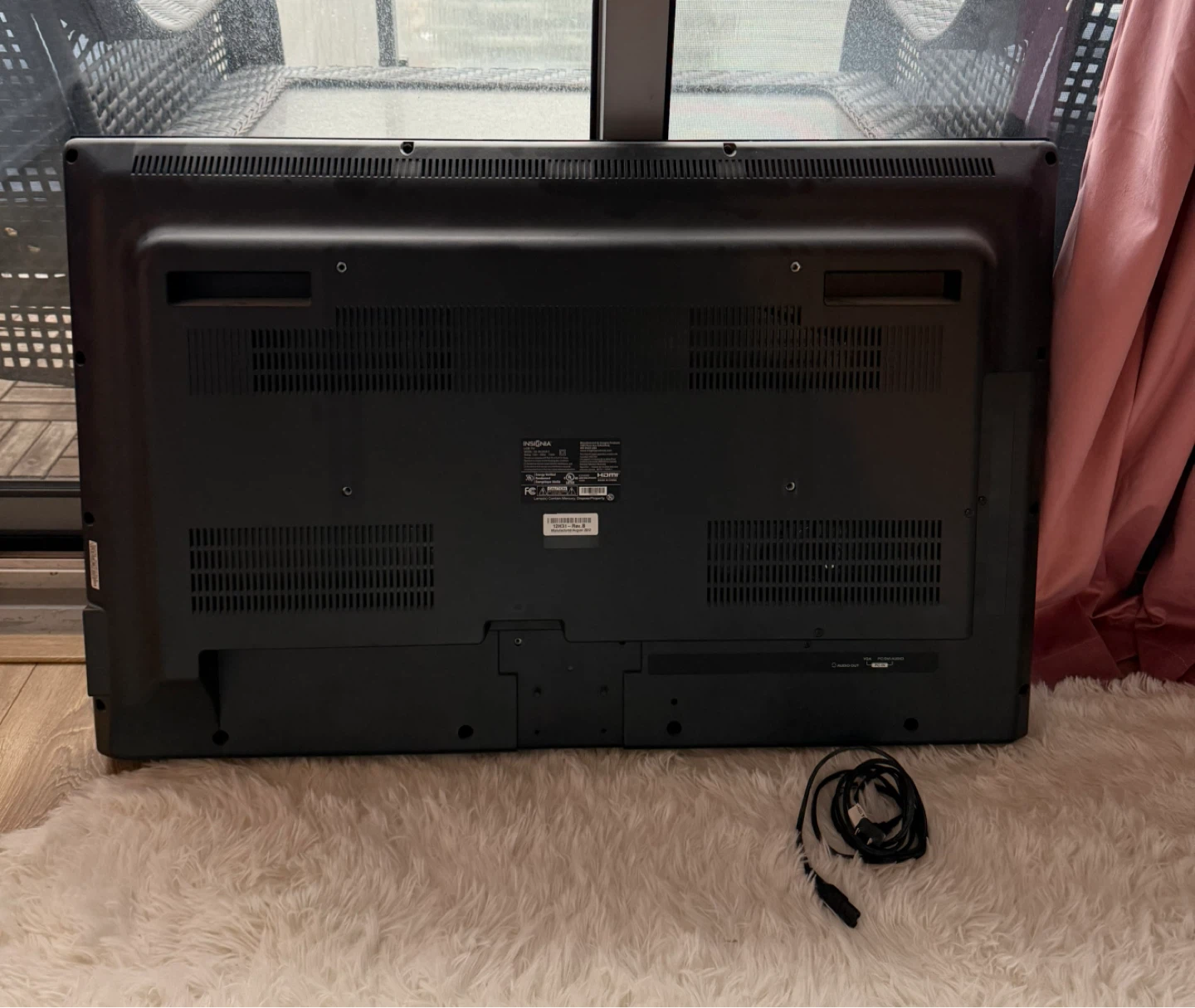 Insignia 42 inch LED TV - photo 4