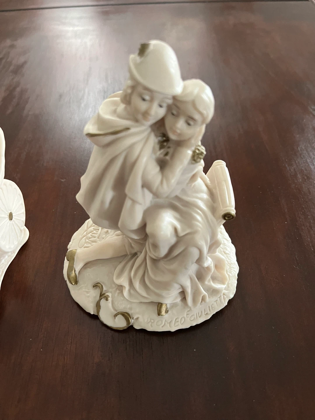 Vintage Romeo and Juliet Figurines from Miriam - photo 3