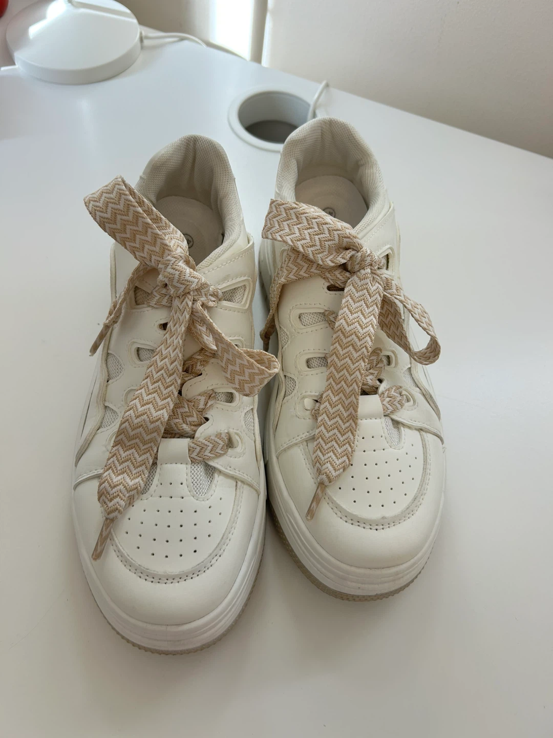 White sneakers Size 40 , fits US 8 - photo 2