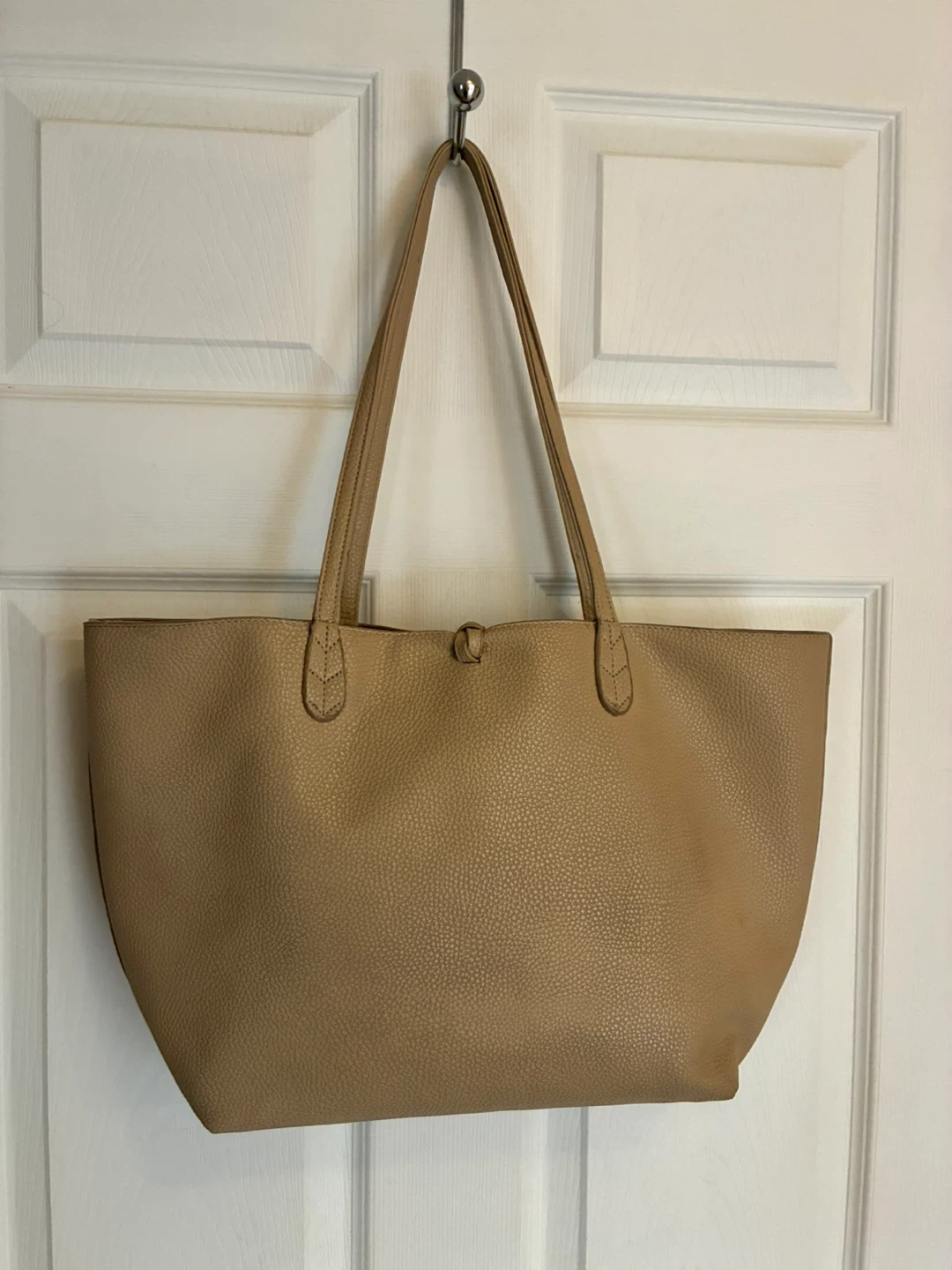BCBG Paris Reversible Tote Bag (cream/white) - photo 5