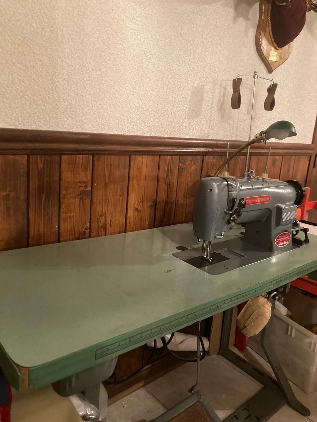 Chandler Chandler Industrial Sewing Machine - photo 4
