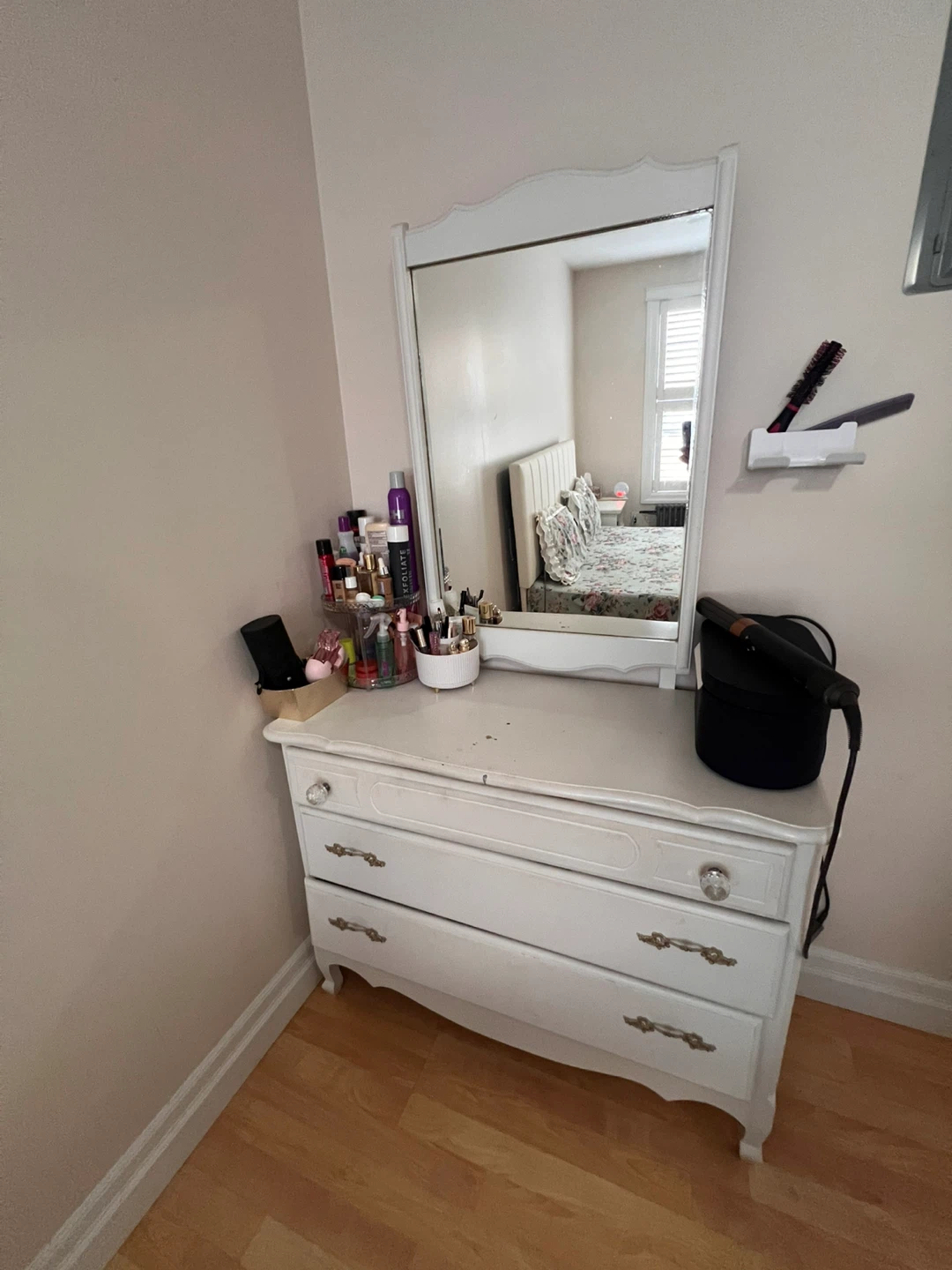 White Dresser with Mirror