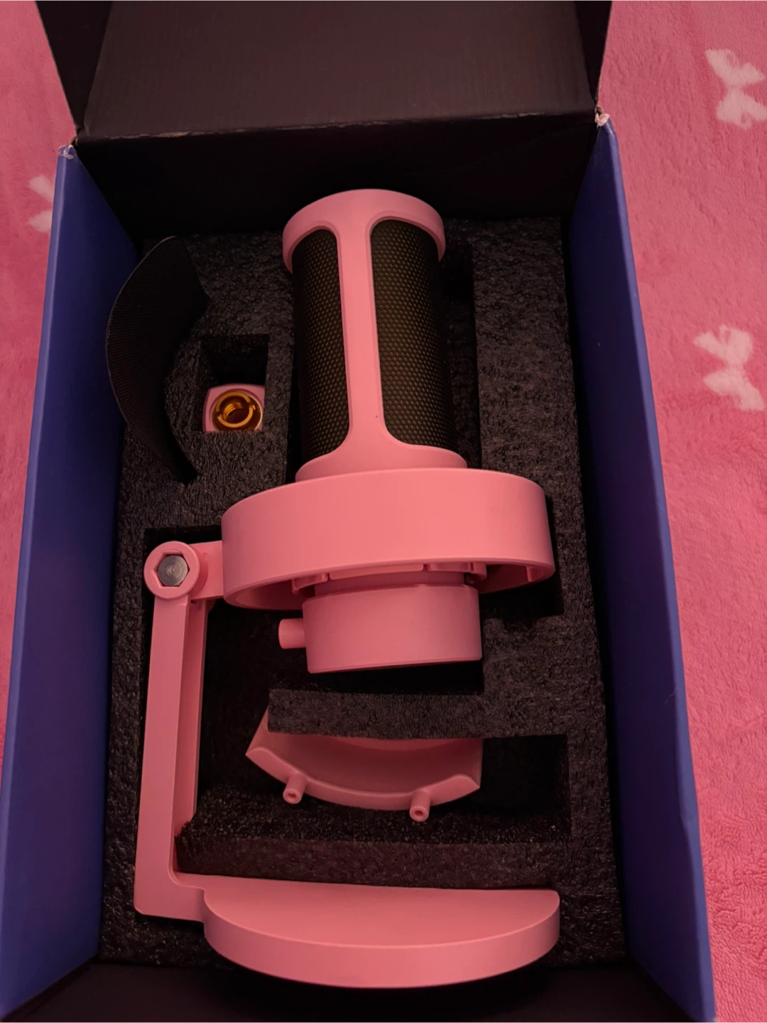 Fifine AmpliGame A8 USB Gaming Microphone (Pink)