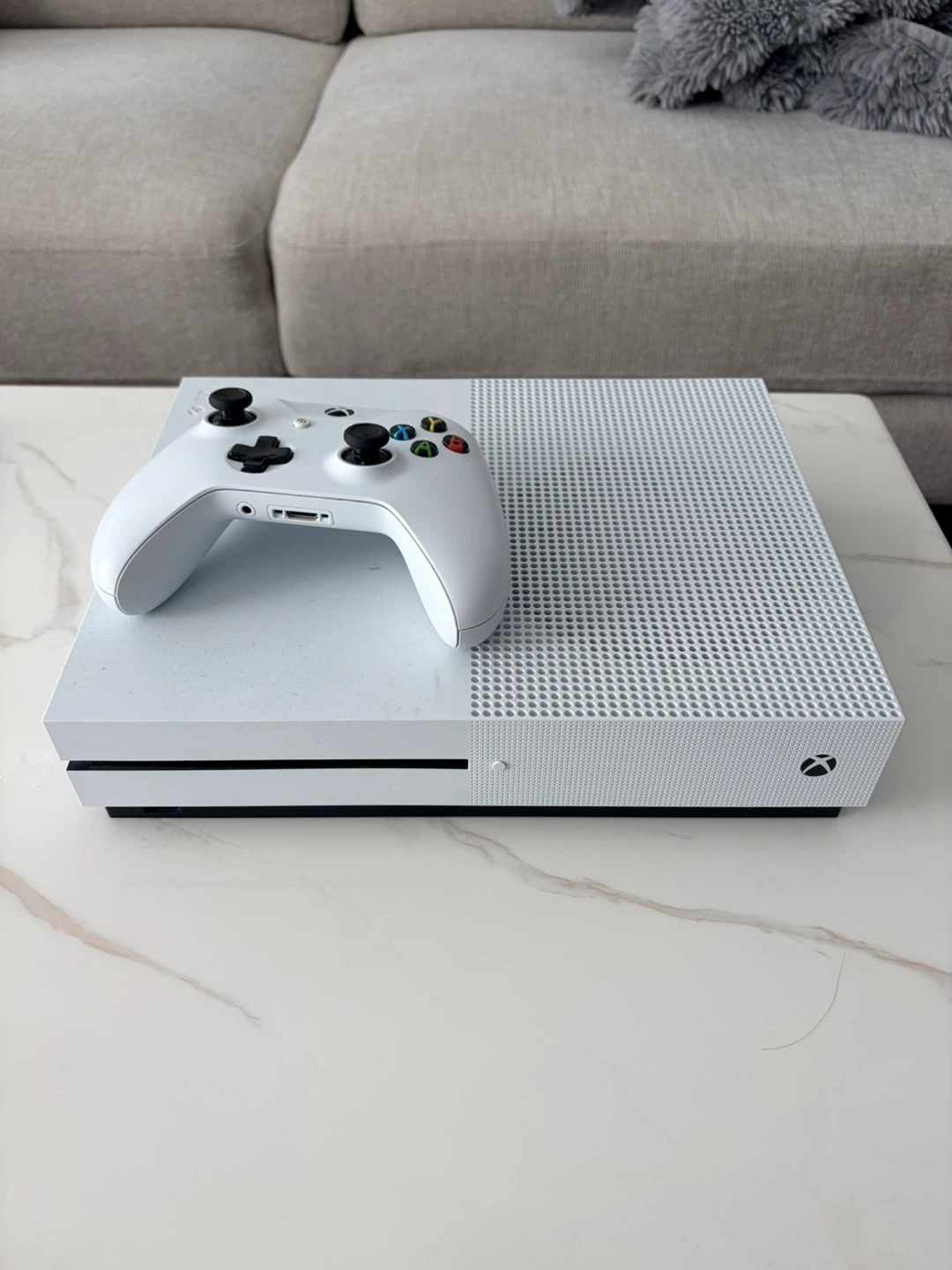 White Xbox One S Console with Controller and Forza Horizon 4 - photo 4