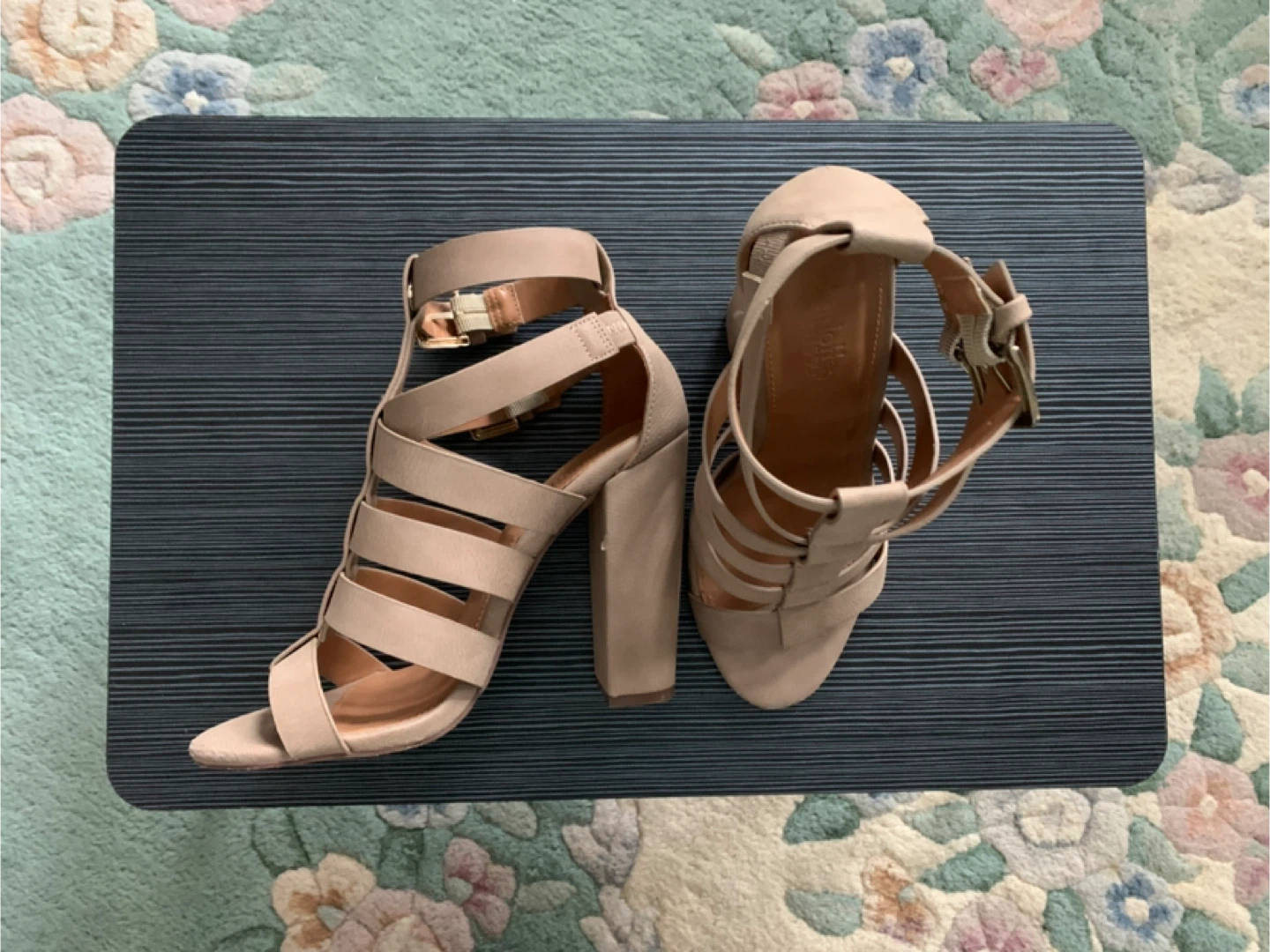 Women's Tan Strappy Block Heel Sandals size 6 - photo 2