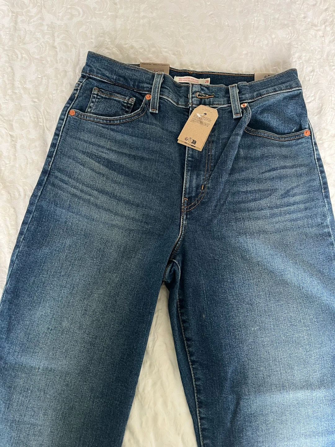 Levi's High Waisted Mom Jeans Size 28 - photo 2