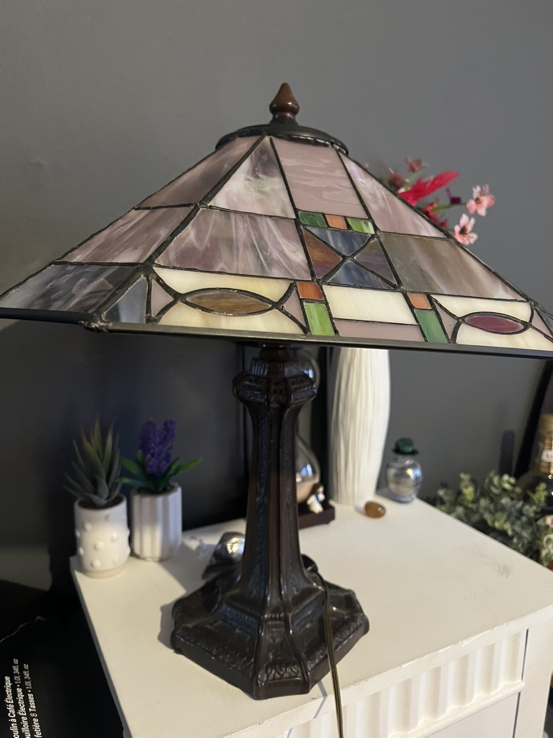 Tiffany Style Stained Glass Table Lamp
