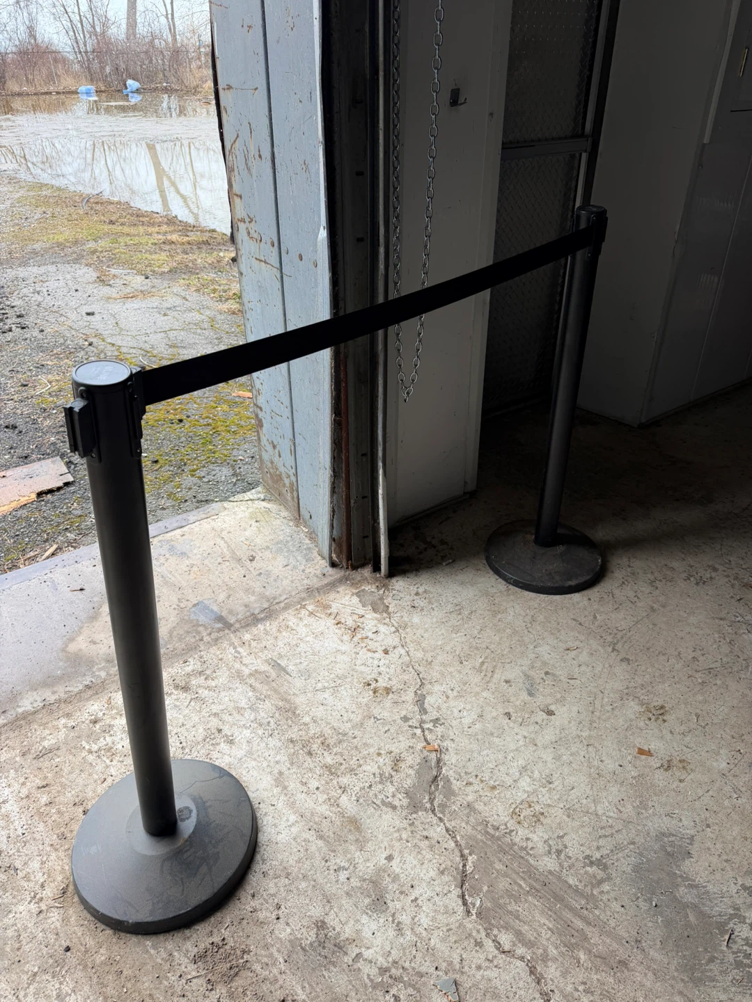 Uline Retractable Belt Stanchions (Set of 6) - photo 3