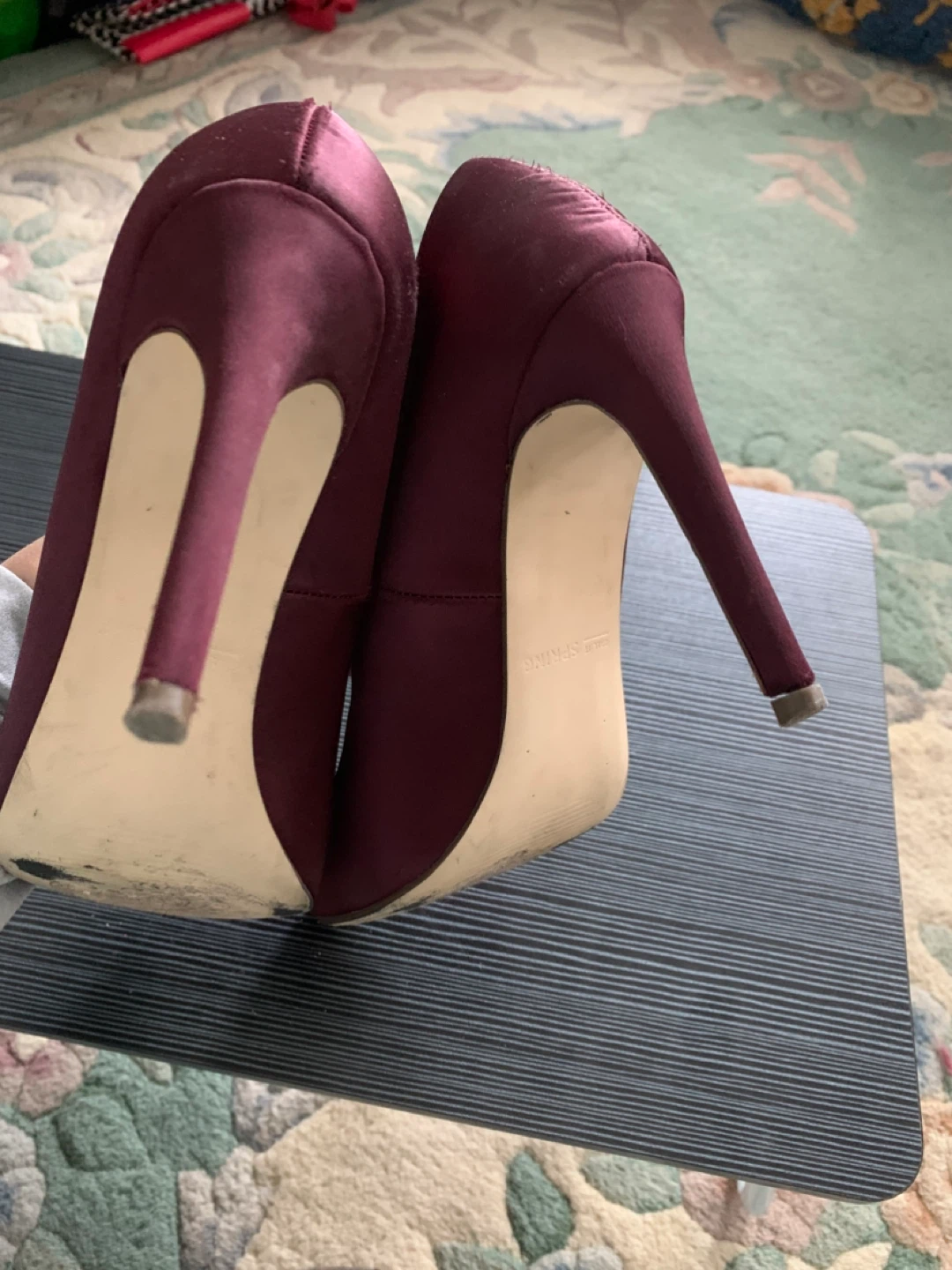 Women's Burgundy Satin Heels Size 6 - photo 3
