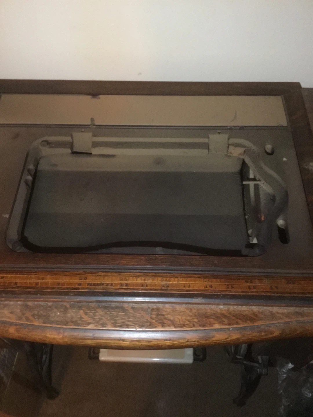 Vintage sewing table - Last Day Tues 3/31 - photo 2