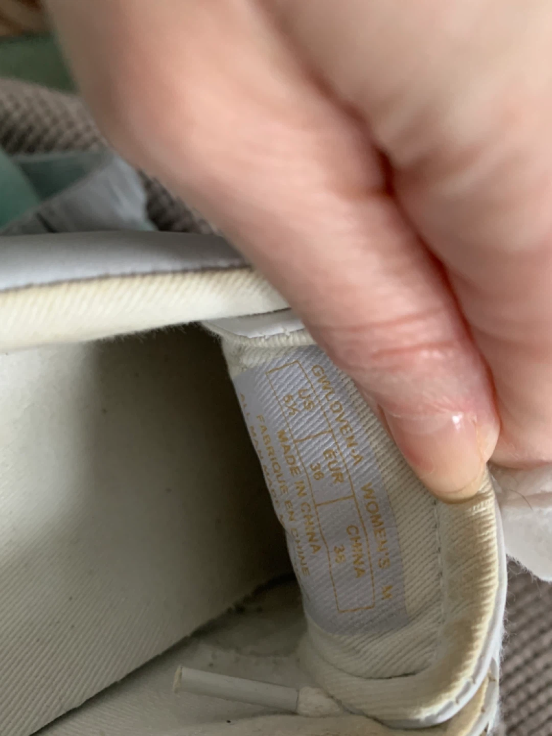 Guess White Quilted Sneakers with Gold Accents -Size 5.5 - photo 5