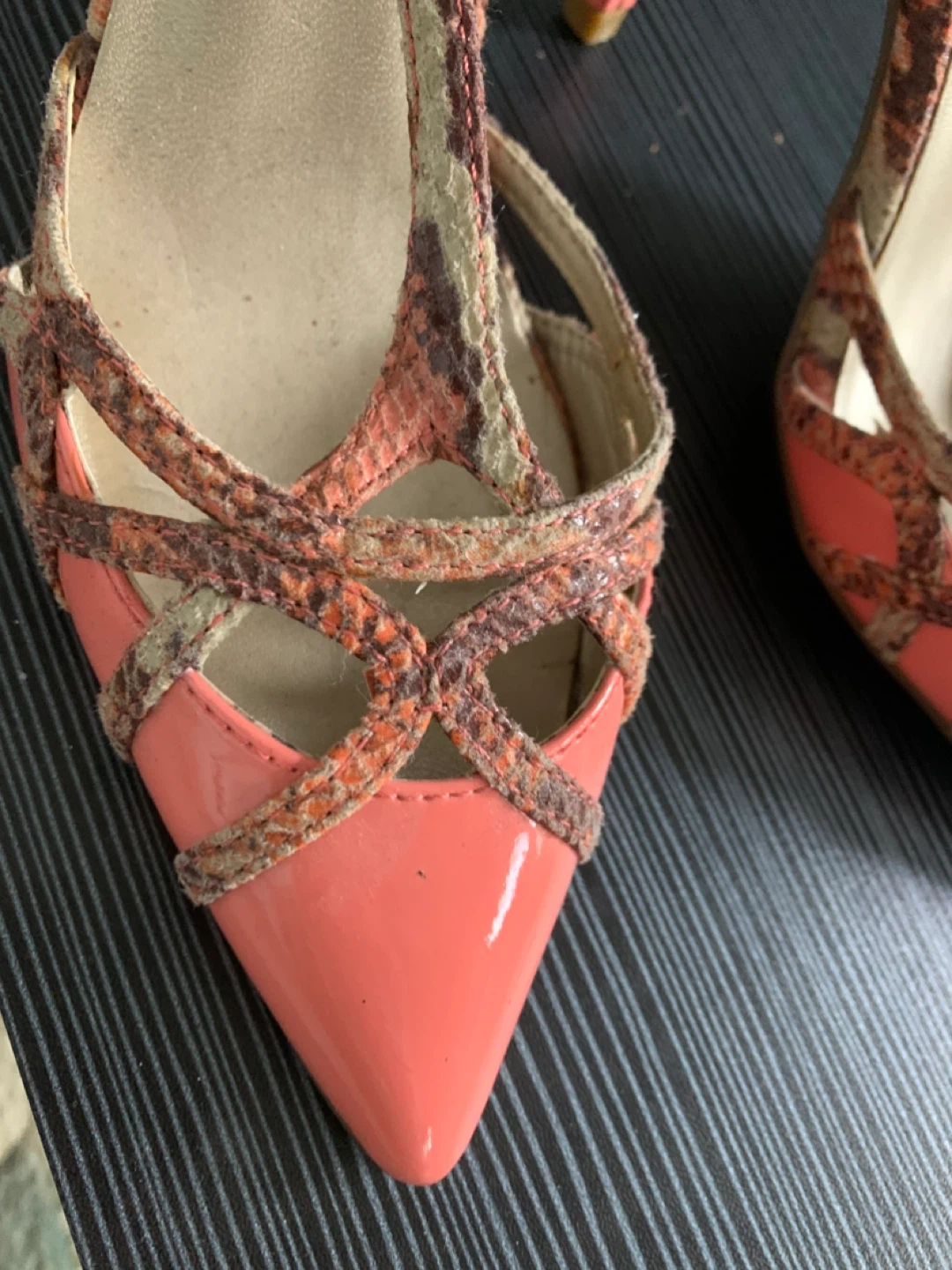 Coral Patent Heels size 6 - photo 3