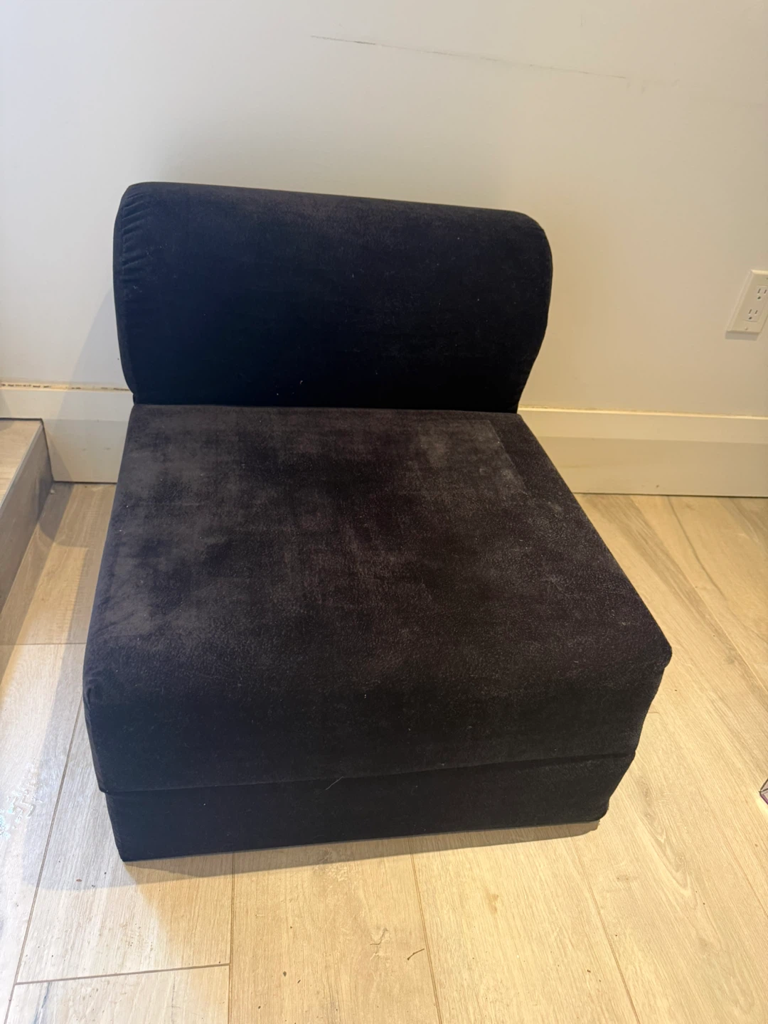 Black Foldable Lounge Chair