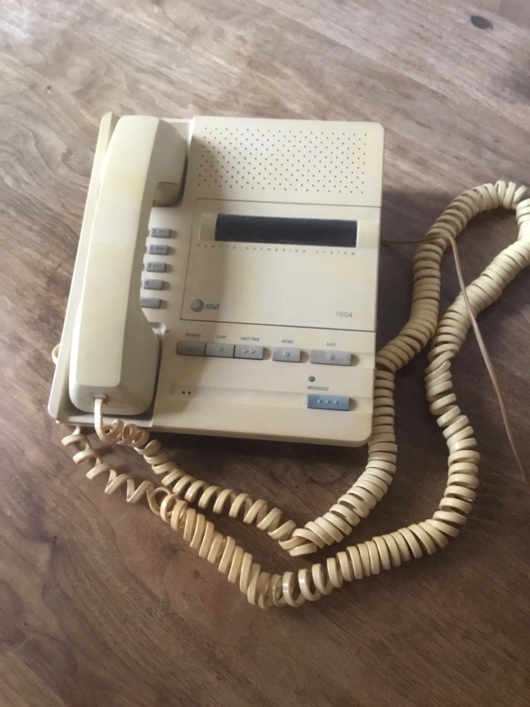 Vintage AT&T phone w built in Answering Machine