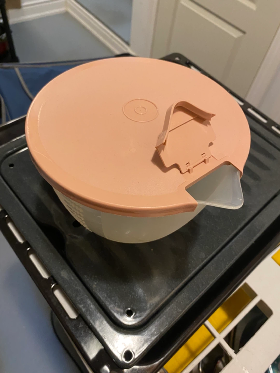 Tupperware Measuring Jug with Lid - photo 3