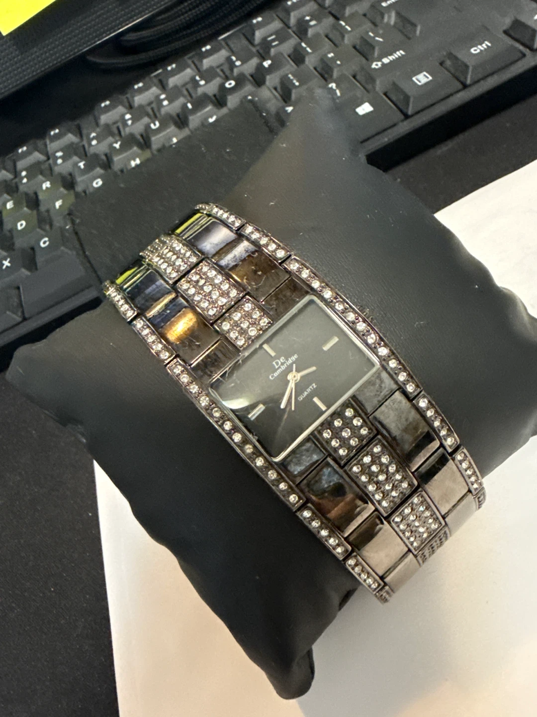 De Cambridge Women's Watch - Rhinestone Embellished