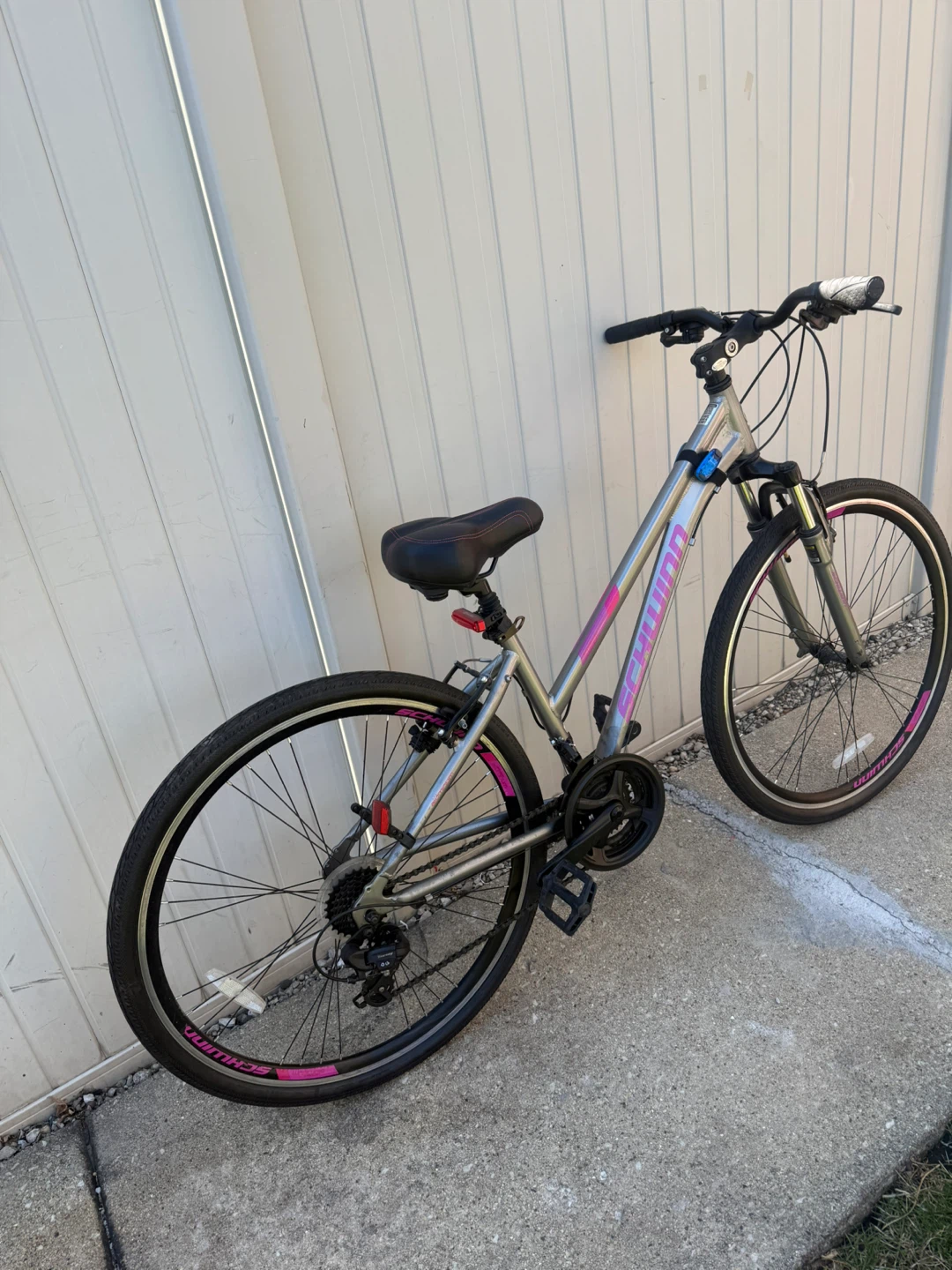 Schwinn Hybrid Bike - Women's Medium Frame - photo 2