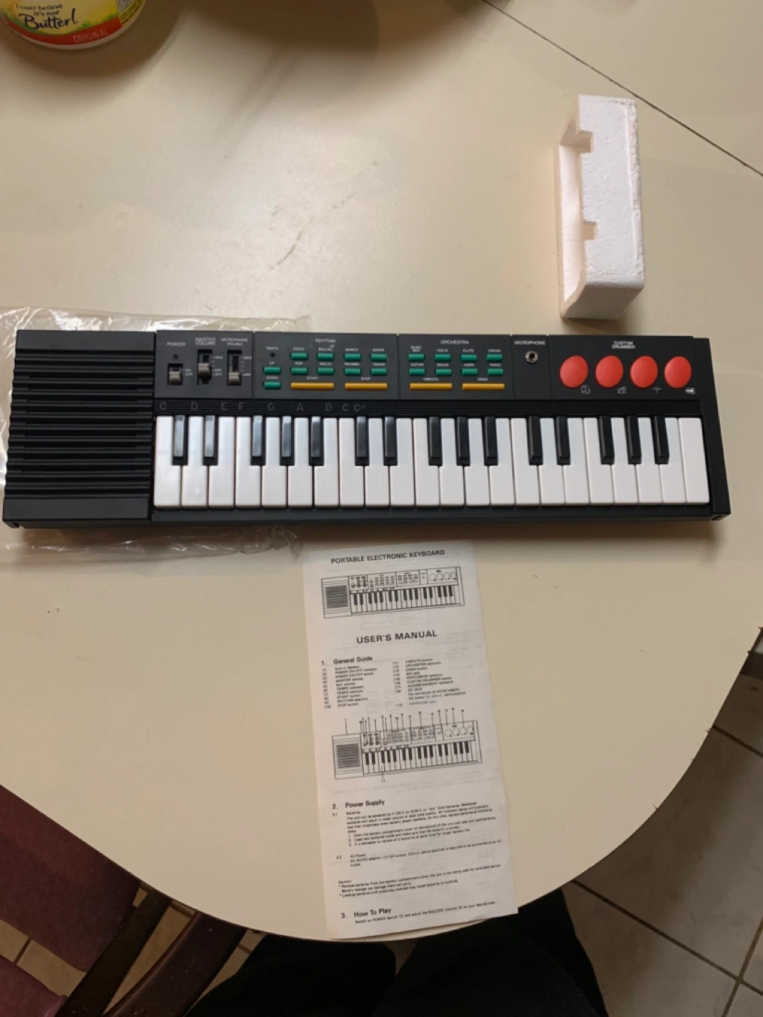 Vintage Hing Hon EK-001 Portable Electronic Keyboard..New!