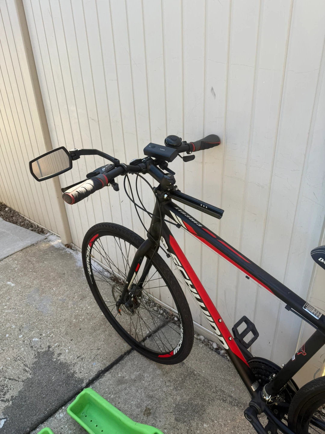 Schwinn Hybrid Bike - photo 2