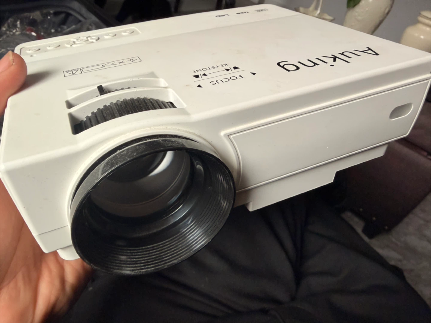 Auking White LED Projector