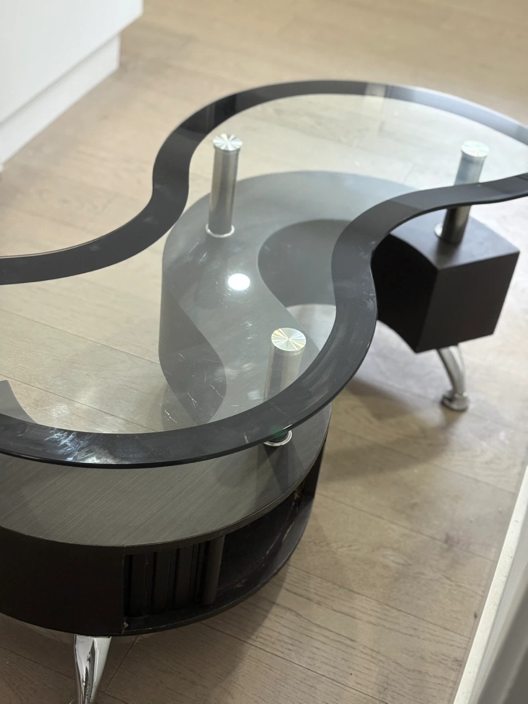 Curved Glass and Wood Coffee Table - photo 3