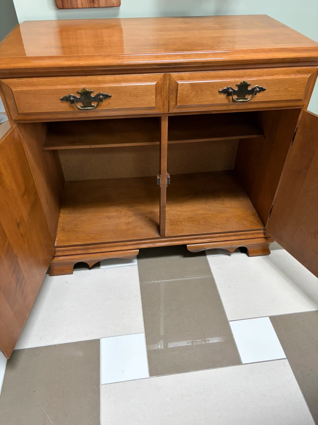 Imperial Loyalist Wooden Cabinet with Drawers and Doors - photo 2