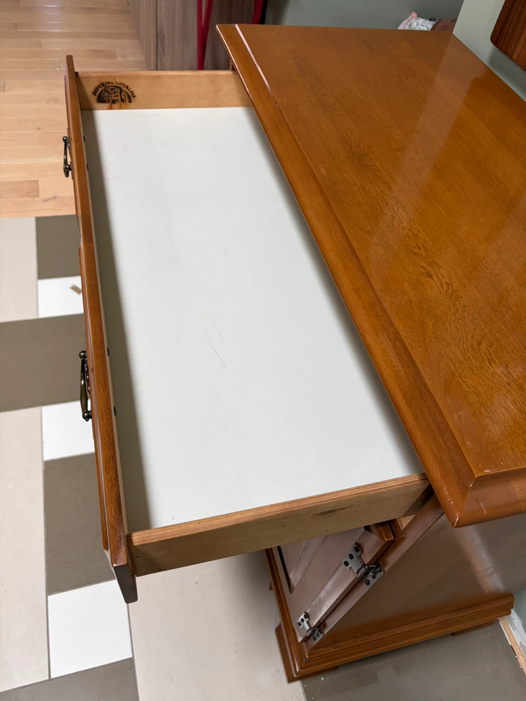 Imperial Loyalist Wooden Cabinet with Drawers and Doors - photo 3